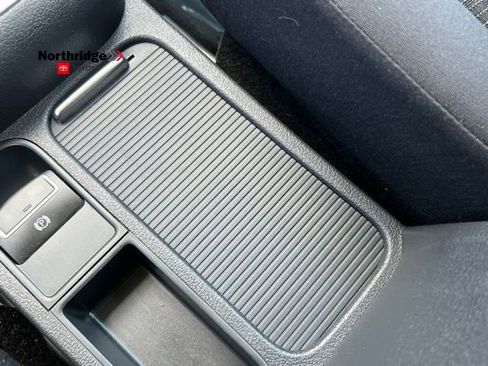 Used 2017 Volkswagen Tiguan Limited w/ Premium Package image 29