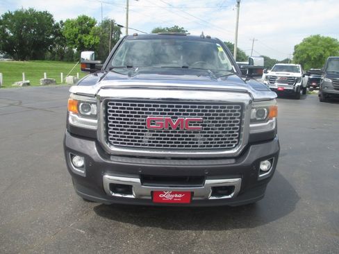 Used 2016 GMC Sierra 2500 Denali w/ Duramax Plus Package AWD/4WD image 14