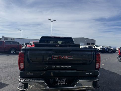 Used 2022 GMC Sierra 1500 SLE image 3
