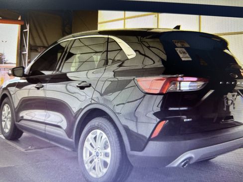 Used 2022 Ford Escape SE image 6