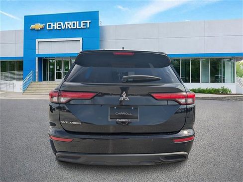 Used 2023 Mitsubishi Outlander ES image 4