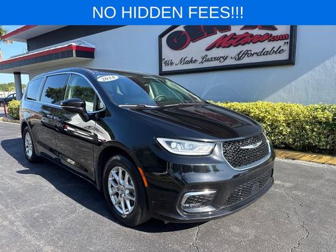 Used 2024 Chrysler Pacifica Touring-L FWD image 1