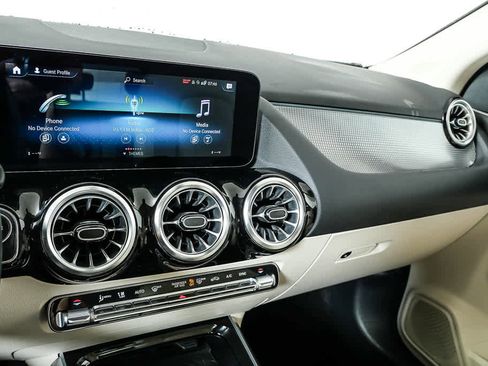 Used 2022 Mercedes-Benz GLA 250 image 17