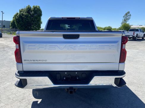 Used 2022 Chevrolet Silverado 1500 LT AWD/4WD image 9