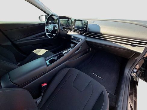 Used 2022 Hyundai Elantra SEL w/ Convenience Package FWD image 30