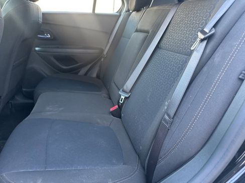 Used 2022 Chevrolet Trax LS w/ Tint and Cruise Package image 5