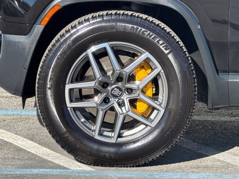 Used 2023 Rivian R1S Adventure image 12