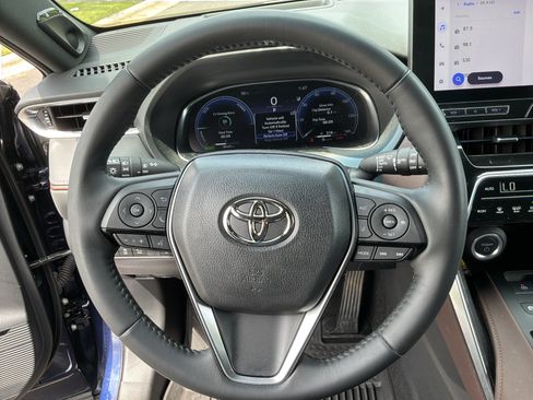 Used 2023 Toyota Venza Limited AWD/4WD image 18