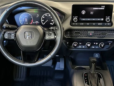 Used 2025 Honda HR-V Sport image 14