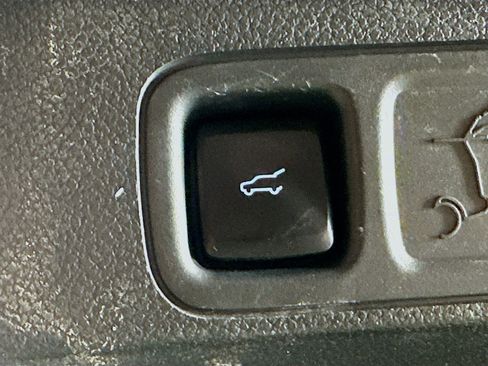 Used 2024 Ford Expedition XLT image 31