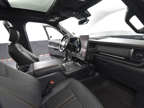 Used 2024 Ford Expedition Platinum image 50