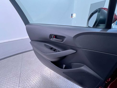 Used 2025 Toyota Corolla LE FWD image 30