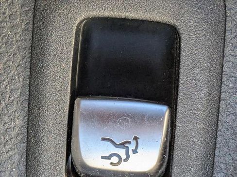 Used 2018 Mercedes-Benz C 300 Coupe image 12