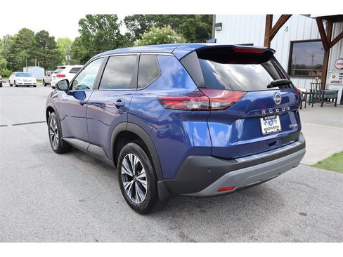 Used 2023 Nissan Rogue SV AWD/4WD image 3