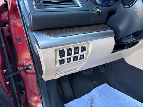 Used 2017 Subaru Outback 2.5i Limited image 30
