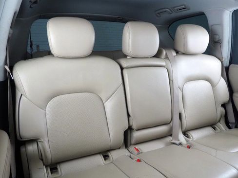 Used 2022 Nissan Armada SL image 16