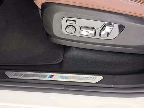 Used 2019 BMW X7 xDrive40i w/ Premium Package AWD/4WD image 45