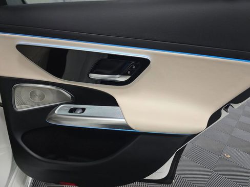 Used 2024 Mercedes-Benz E 350 4MATIC Sedan image 24