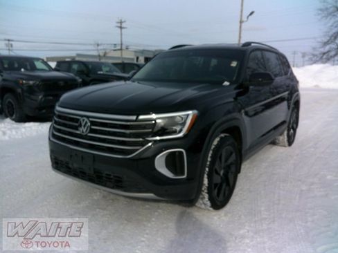 Used 2024 Volkswagen Atlas SE image 6