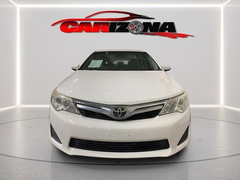Used 2014 Toyota Camry LE image 2