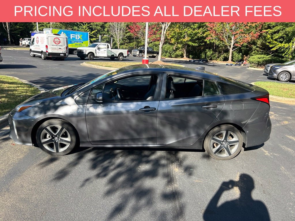 Used 2022 Toyota Prius Limited FWD image 3