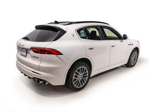 Used 2024 Maserati Grecale GT image 7