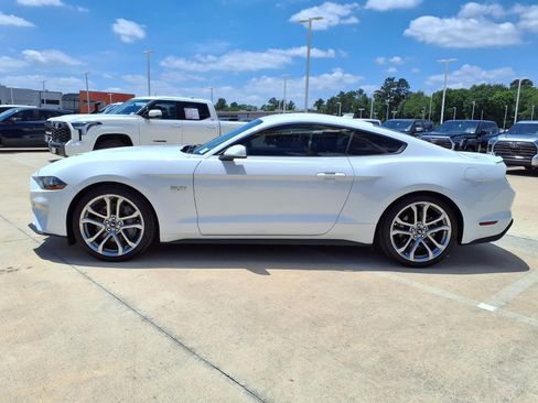 Used 2022 Ford Mustang GT Premium RWD image 8