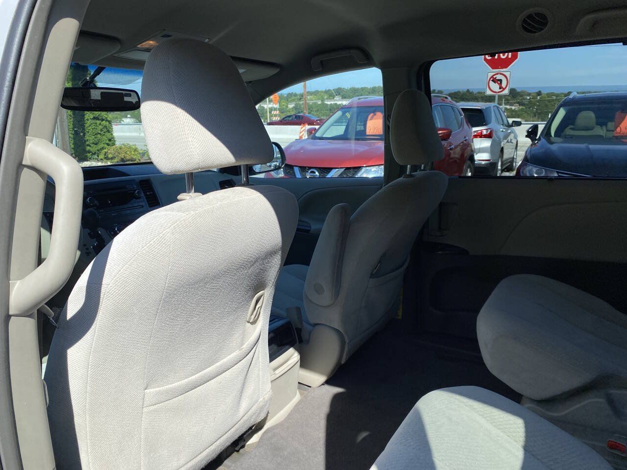 Used 2014 Toyota Sienna LE FWD image 14