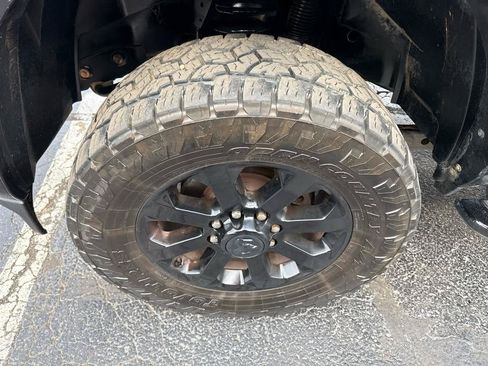 Used 2019 RAM 2500 Laramie w/ Black Appearance Package AWD/4WD image 12