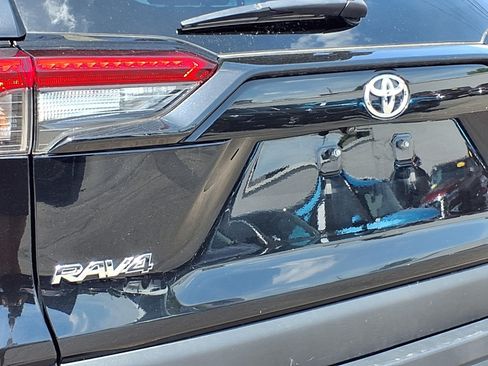 Used 2024 Toyota RAV4 XLE FWD image 22