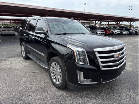 Used 2018 Cadillac Escalade 2WD image 1