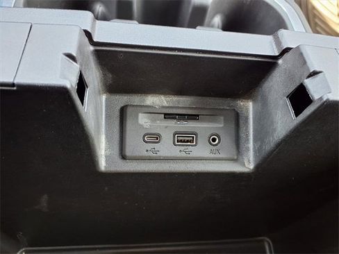 Used 2022 Chevrolet Silverado 2500 LTZ w/ LTZ Convenience Package image 17