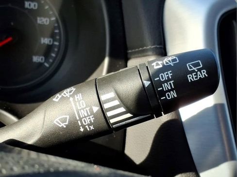Used 2023 GMC Terrain SLE FWD image 28