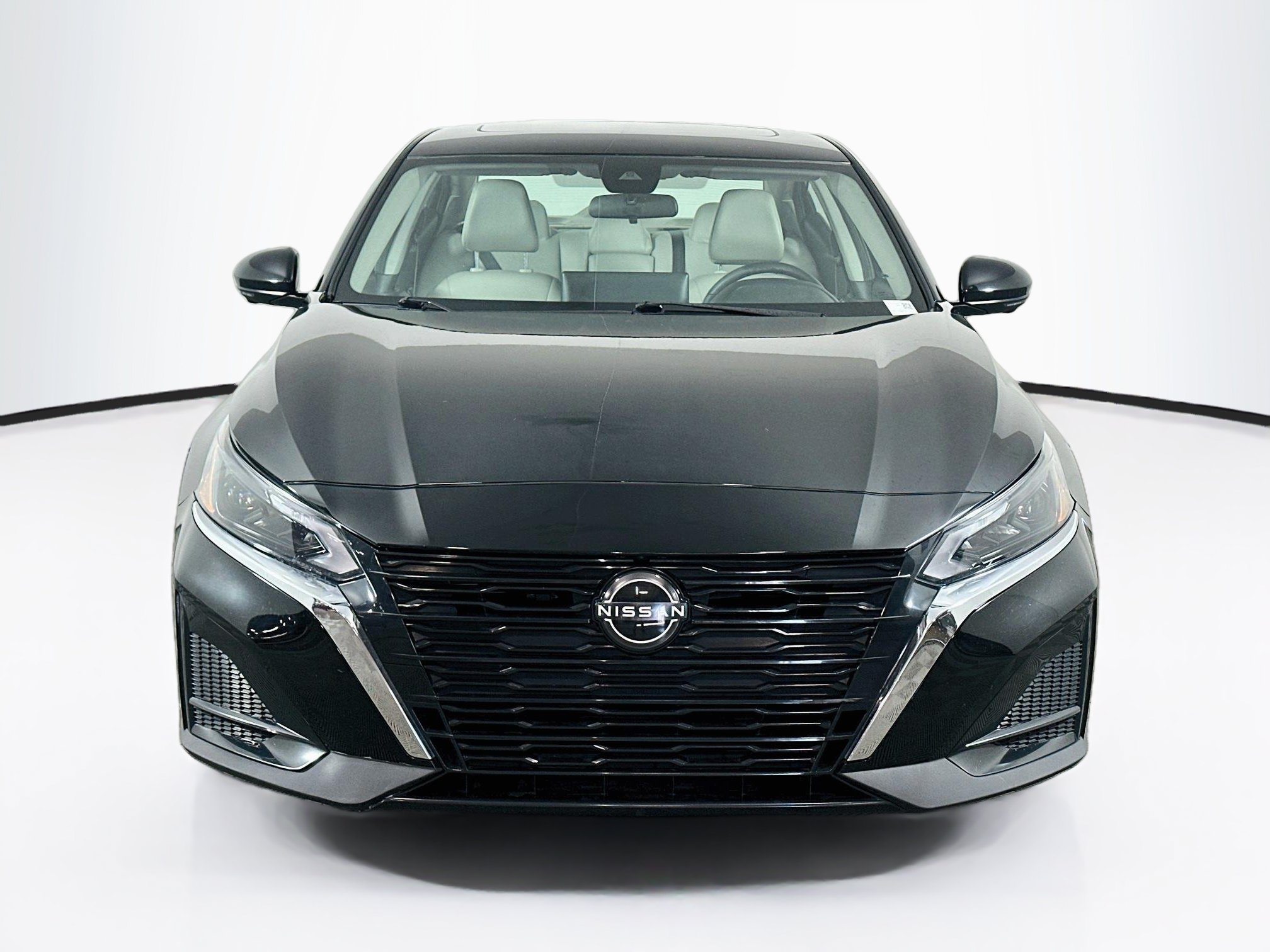 Used 2023 Nissan Altima 2.5 SL FWD image 2