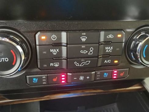 Used 2019 Ford F150 Lariat RWD image 25