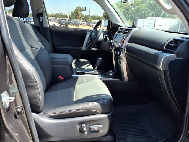 Used 2022 Toyota 4Runner SR5 Premium w/ Moonroof Package AWD/4WD image 22