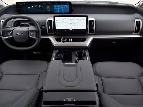 New 2026 Ford Expedition Active RWD image 7