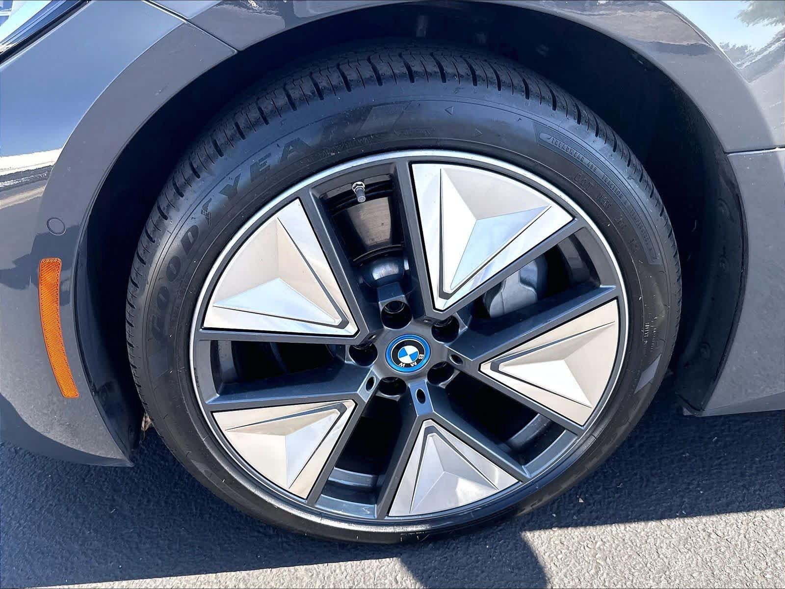 Used 2023 BMW i4 eDrive40 RWD image 36