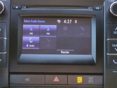 Used 2017 Toyota Camry SE image 17