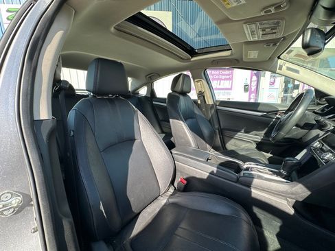 Used 2017 Honda Civic Touring image 14