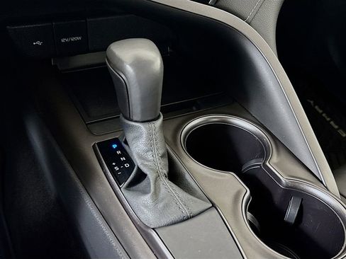 Used 2024 Toyota Camry SE FWD image 17