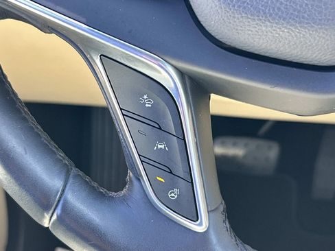 Used 2017 Cadillac XT5 Premium Luxury FWD image 35