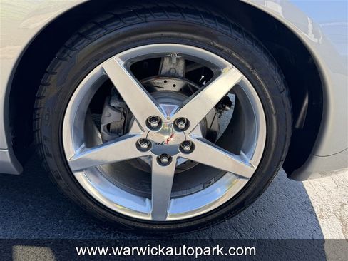 Used 2006 Chevrolet Corvette Convertible w/ Preferred Equipment Group RWD image 13