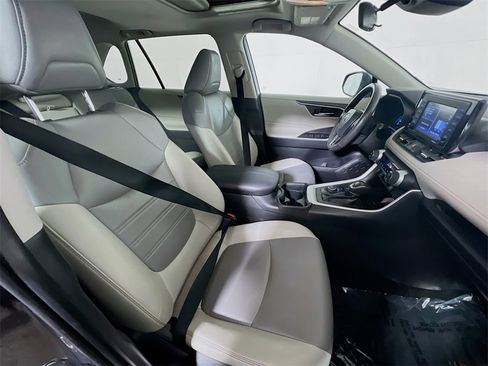 Certified 2021 Toyota RAV4 XLE Premium image 24