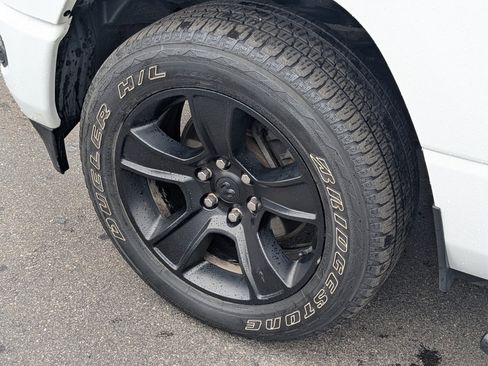 Used 2022 RAM 1500 Big Horn w/ Night Edition AWD/4WD image 10