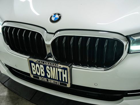 Used 2023 BMW 540i w/ Premium Package RWD image 10
