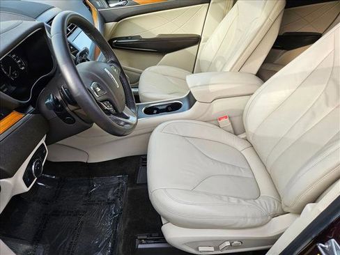 Used 2017 Lincoln MKC Select image 14