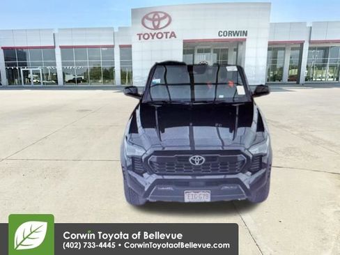 Used 2025 Toyota Tacoma TRD Off-Road image 5