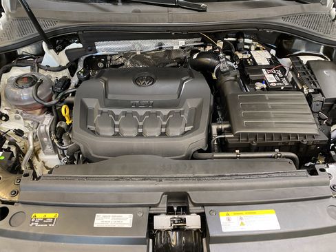 Used 2024 Volkswagen Tiguan SE image 10