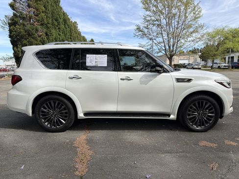 Certified 2024 INFINITI QX80 Sensory image 4